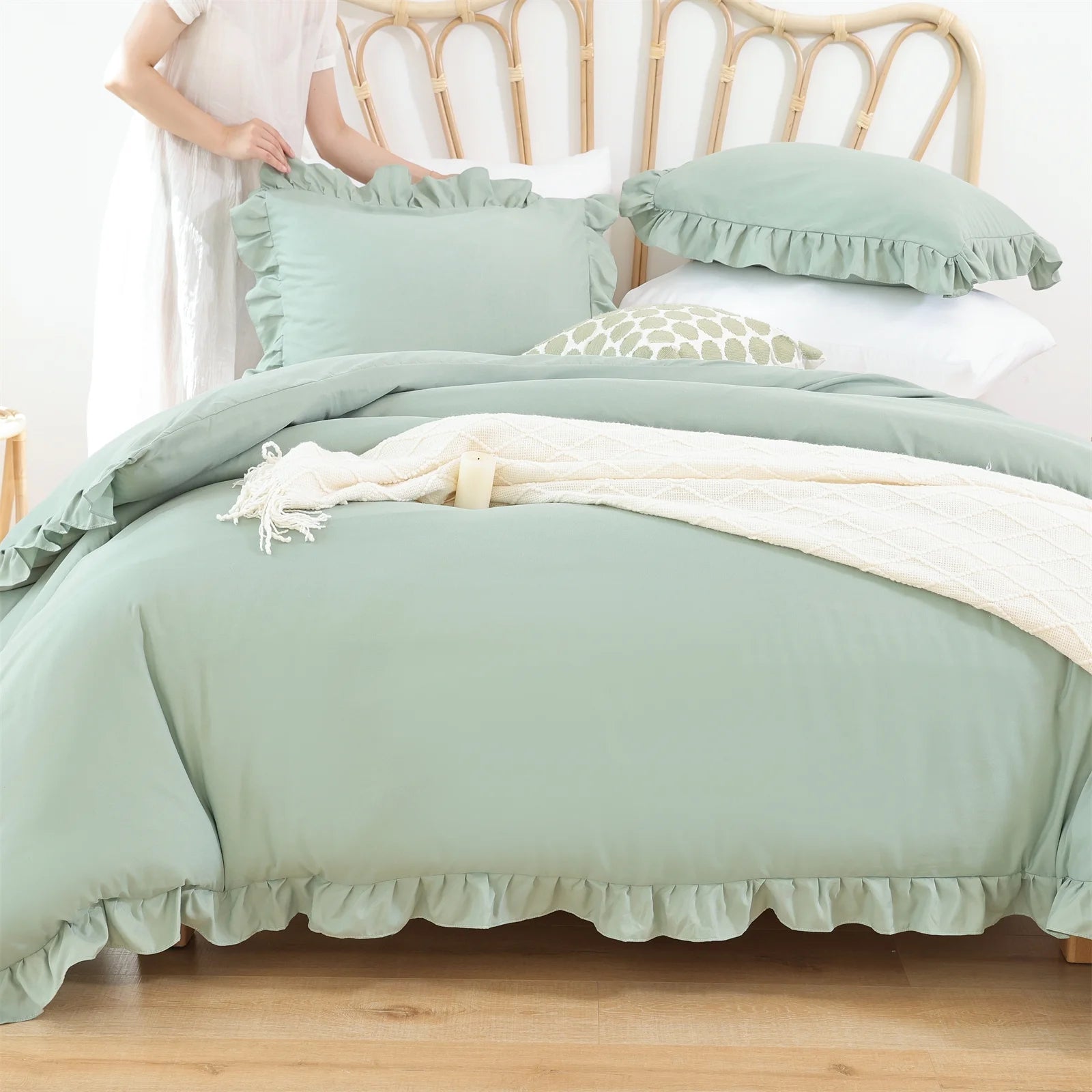 Queen Comforter Set for Adult, 3 Piece Ruffle Green Comforter Sets All Season